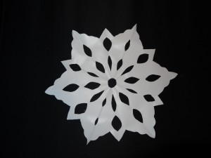 Easy Snowflake Window Decorations Easy Snowflake Window Decorations