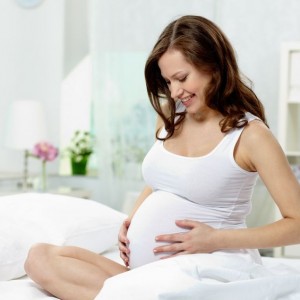 Expecting a Bundle of Joy? Basic Sleep Tips for Pregnant Women